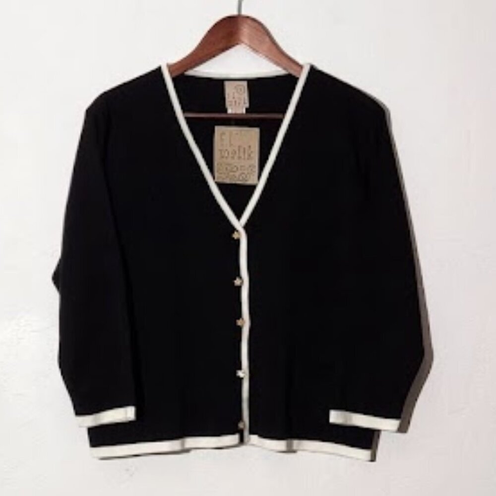 F.L. Malik Women's Vintage V-neck Button-Down Sweater in size Large